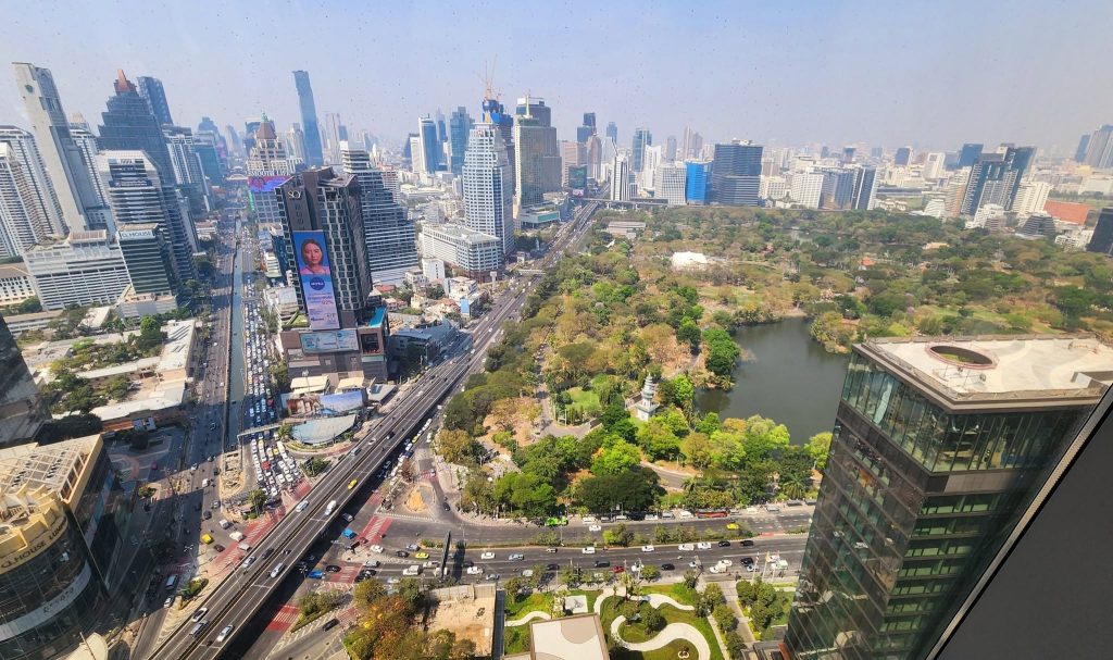 จุดหัวมังกรของโครงการ One Bangkok จะอยู่ที่ Tower 4 ที่ทาง Baker Mckenzie เลือกเป็นพื้นที่สำนักงาน