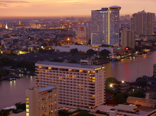 ชัยภูมิ Classic ของโรงแรมแมนดาริน โอเรียลเต็ล ที่มีรูปแบบในการวางอาคารเพื่อให้เก็บพลังในสูตร มามากๆไปน้อยๆ ได้ดีเยี่ยม